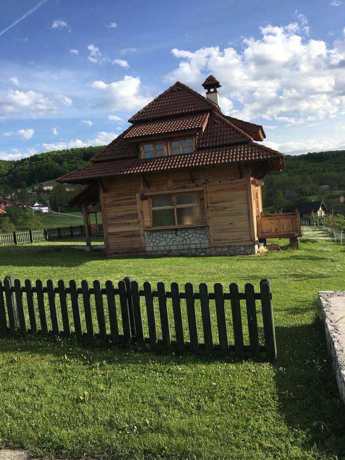 Nacionalna Kuca Bajo Mackat Villa Exteriör bild