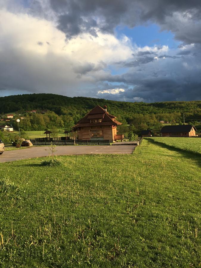 Nacionalna Kuca Bajo Mackat Villa Exteriör bild